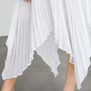 BCBG White pleated light weight maxi skirt